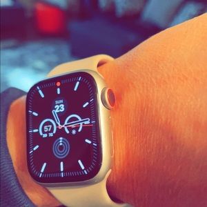 Apple Series 7 Watch w/ Cellular & GPS UNLOCKED to any carriers